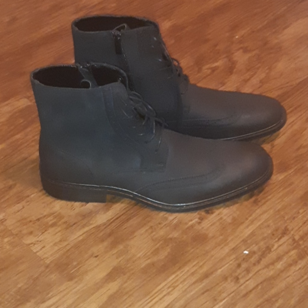 Black Kenneth Cole Unlisted Buzzer Boot 11M